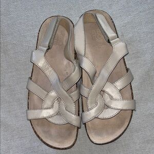 Women's Abeo Beige Sandals